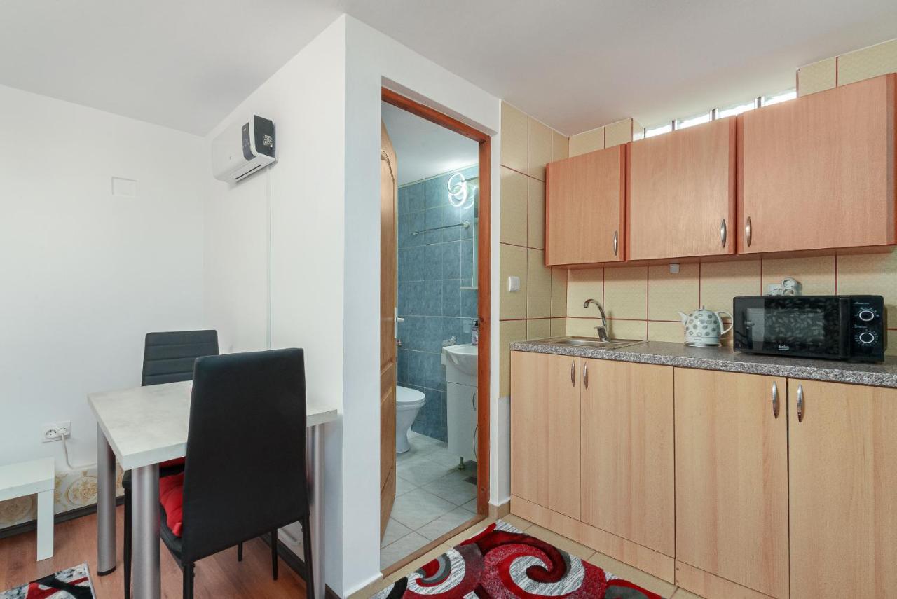 Stone Gate Apartment #3 Bucarest Extérieur photo